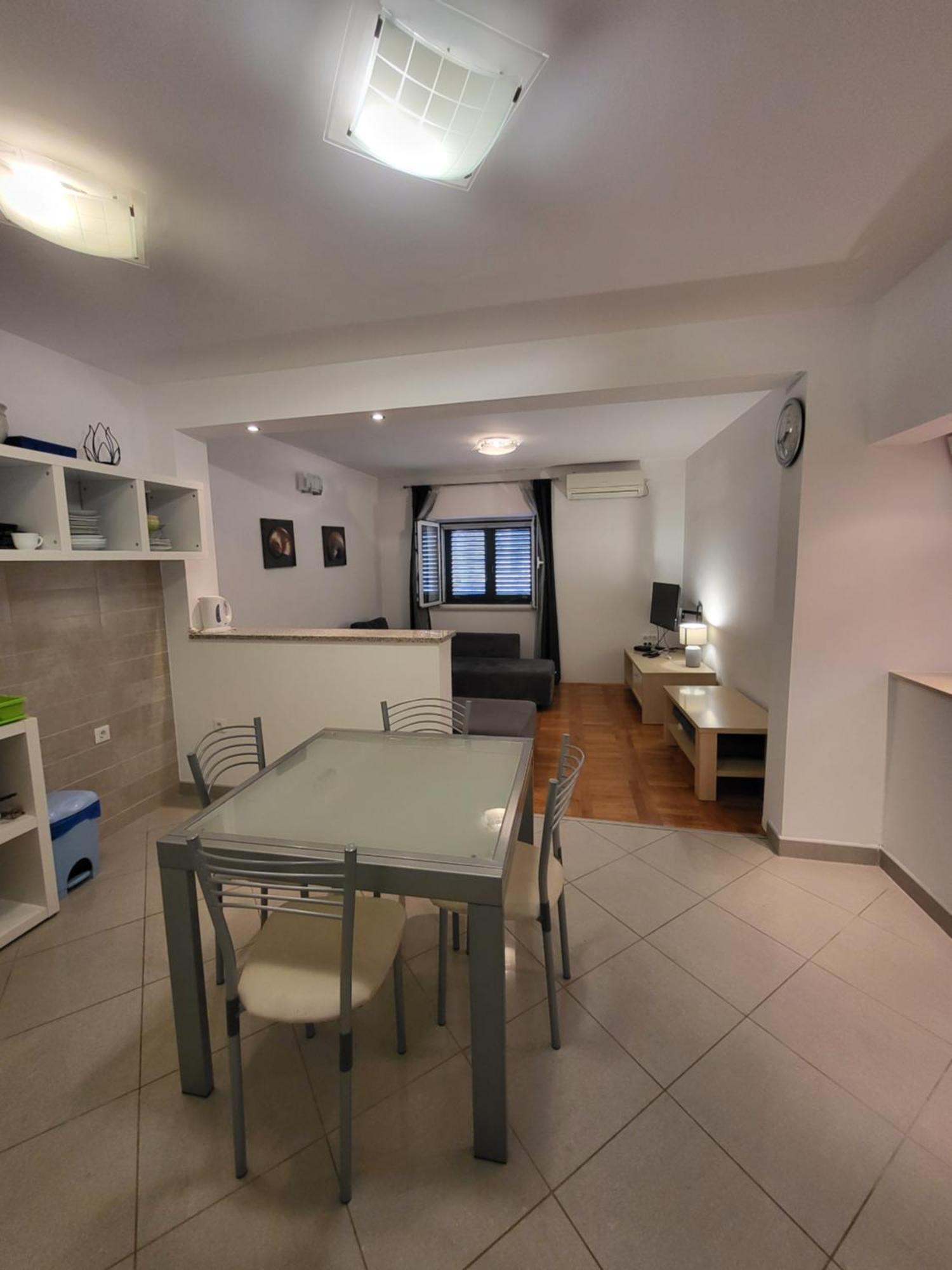 Guest Accomodation Zura سكرادين المظهر الخارجي الصورة