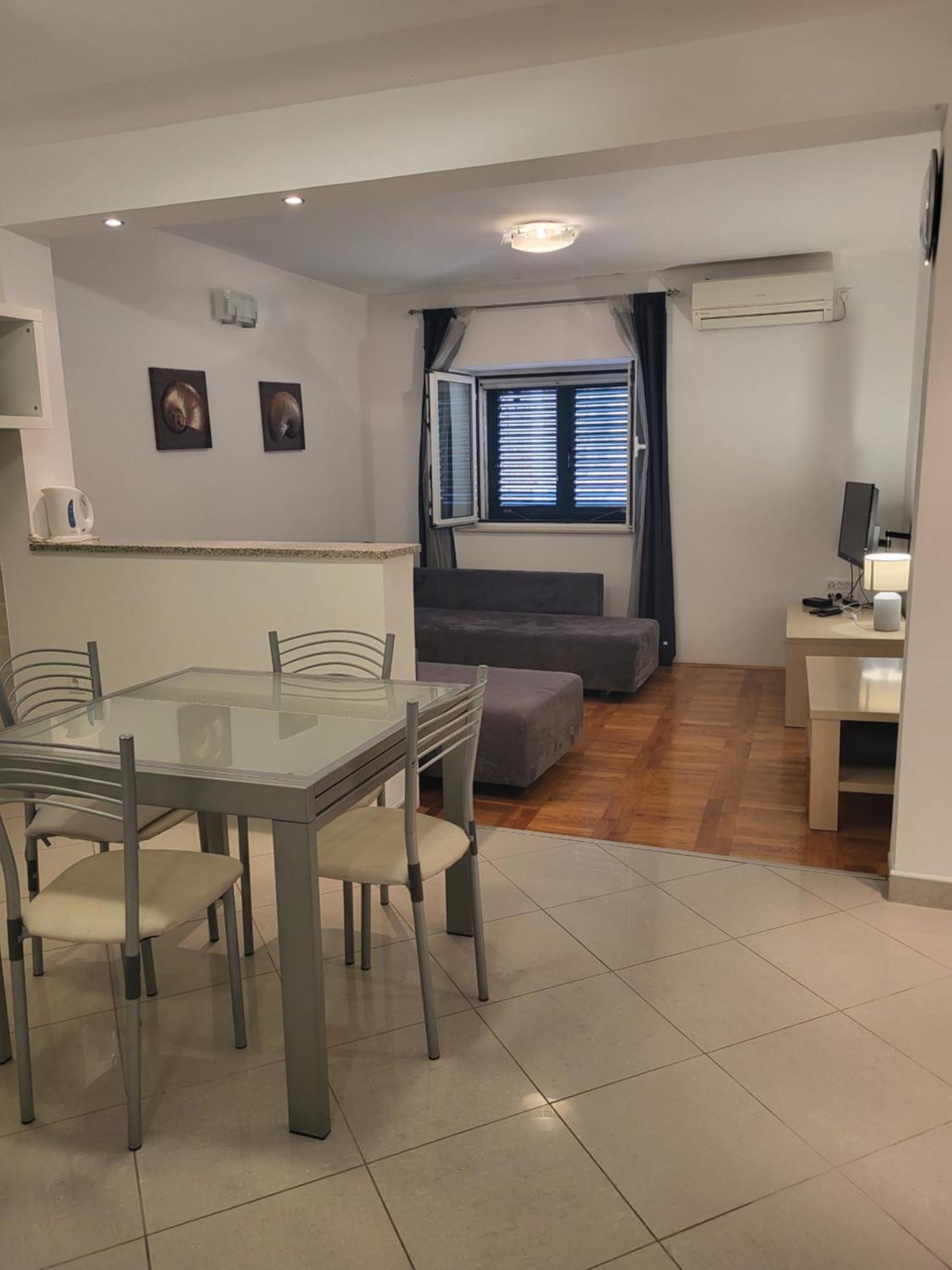 Guest Accomodation Zura سكرادين المظهر الخارجي الصورة