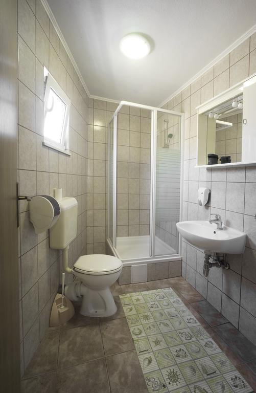 Guest Accomodation Zura سكرادين المظهر الخارجي الصورة