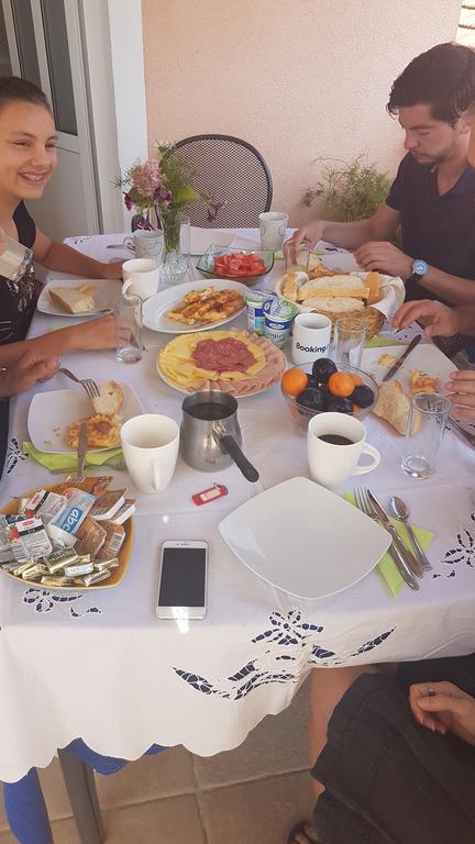 Guest Accomodation Zura سكرادين المظهر الخارجي الصورة
